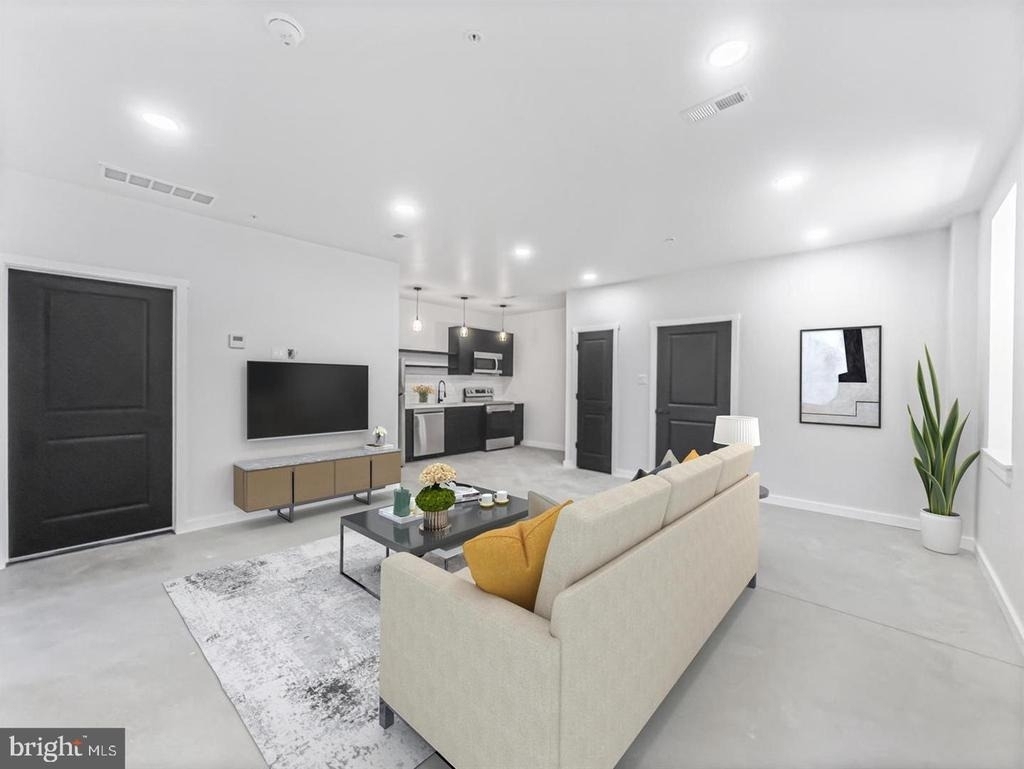 501 N Cannon Avenue - Photo 0