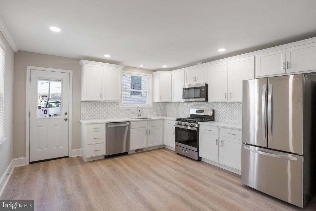 809 N Providence Road - Photo 0