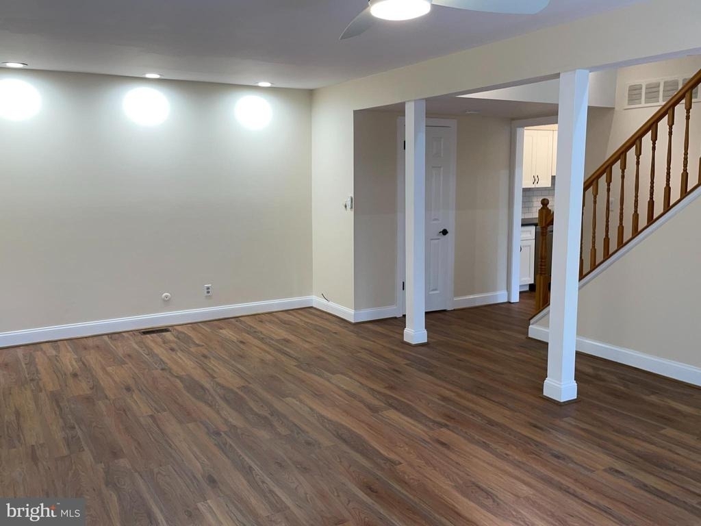 121 E Chelsea Circle - Photo 15