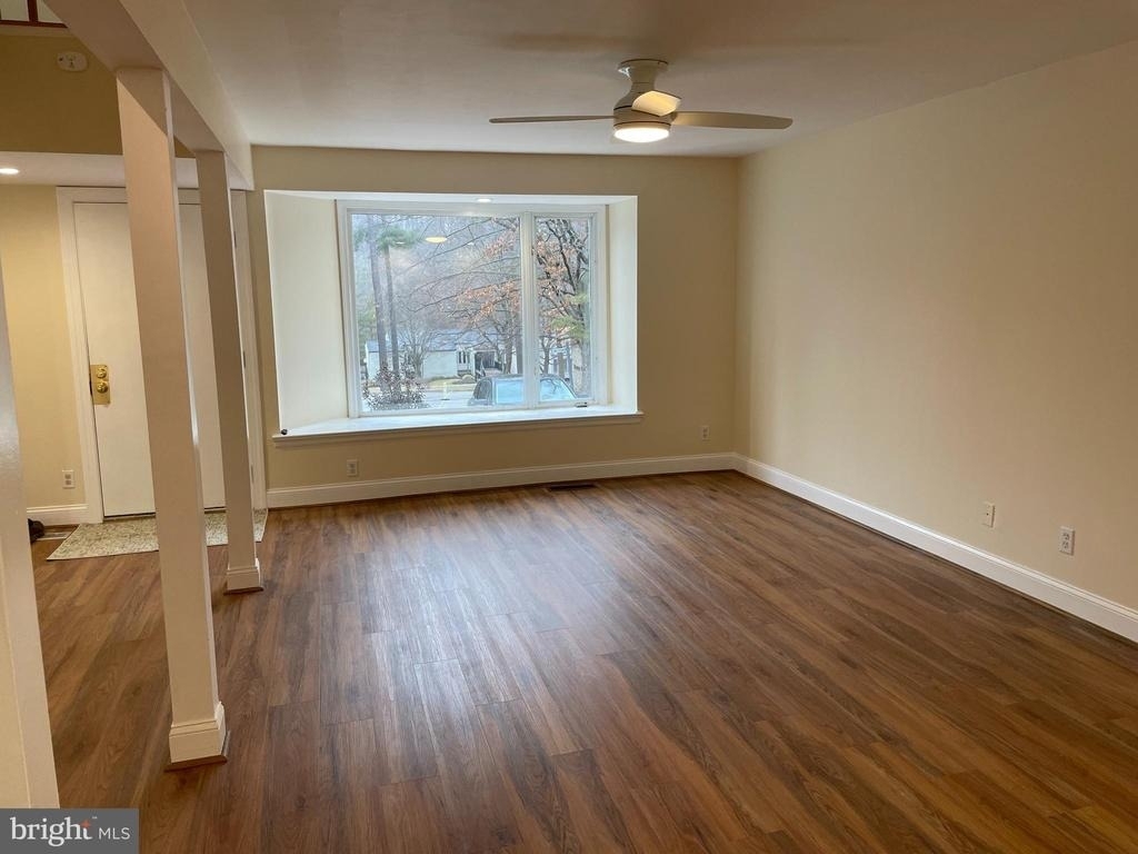 121 E Chelsea Circle - Photo 17