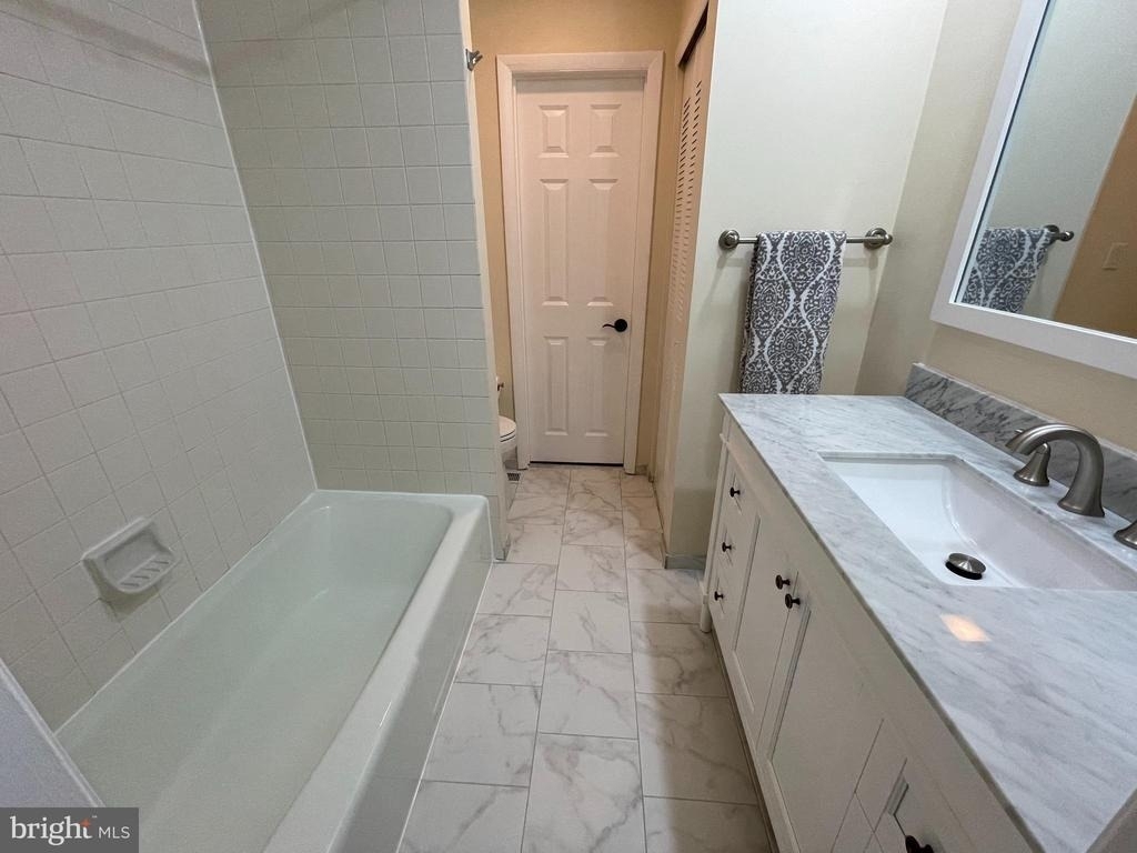 121 E Chelsea Circle - Photo 23