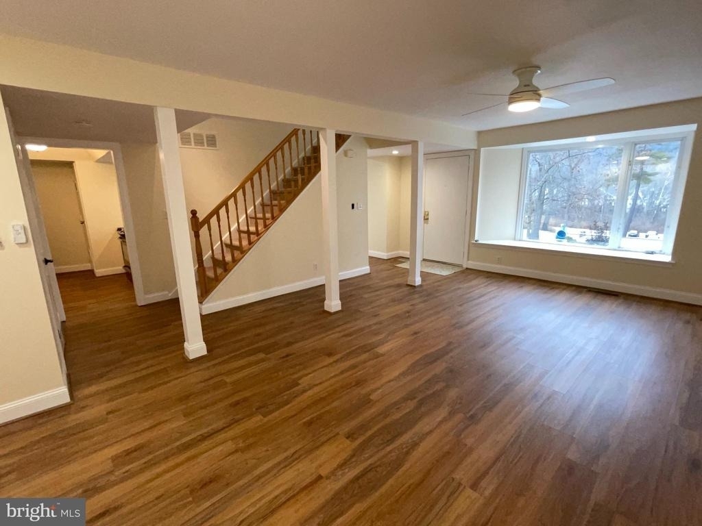 121 E Chelsea Circle - Photo 13