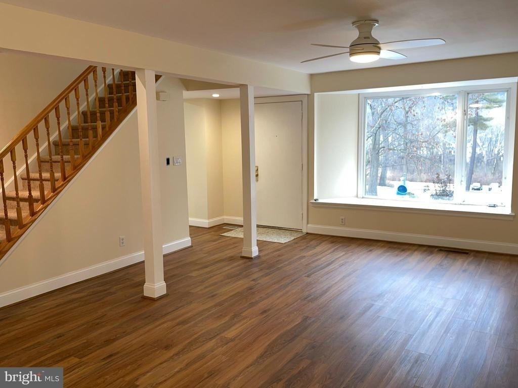 121 E Chelsea Circle - Photo 16