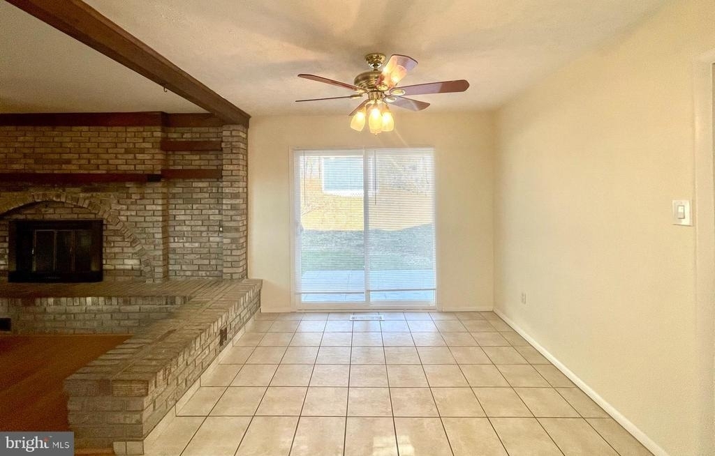 4015 William Lane - Photo 2