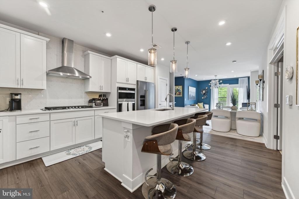 102 Saint Ives Place - Photo 2
