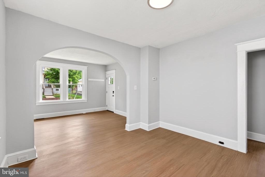 29 Elm Avenue W - Photo 9
