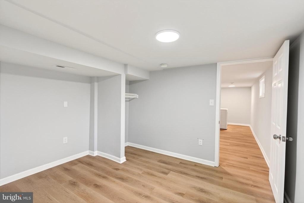 29 Elm Avenue W - Photo 18