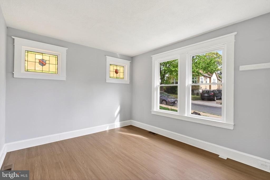 29 Elm Avenue W - Photo 17