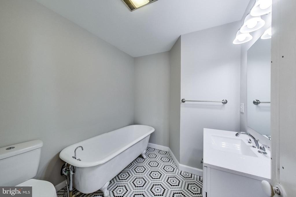 2312 Eutaw Place - Photo 28