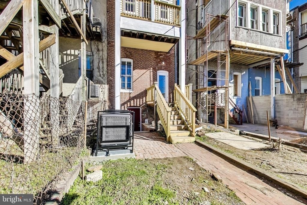 2312 Eutaw Place - Photo 32