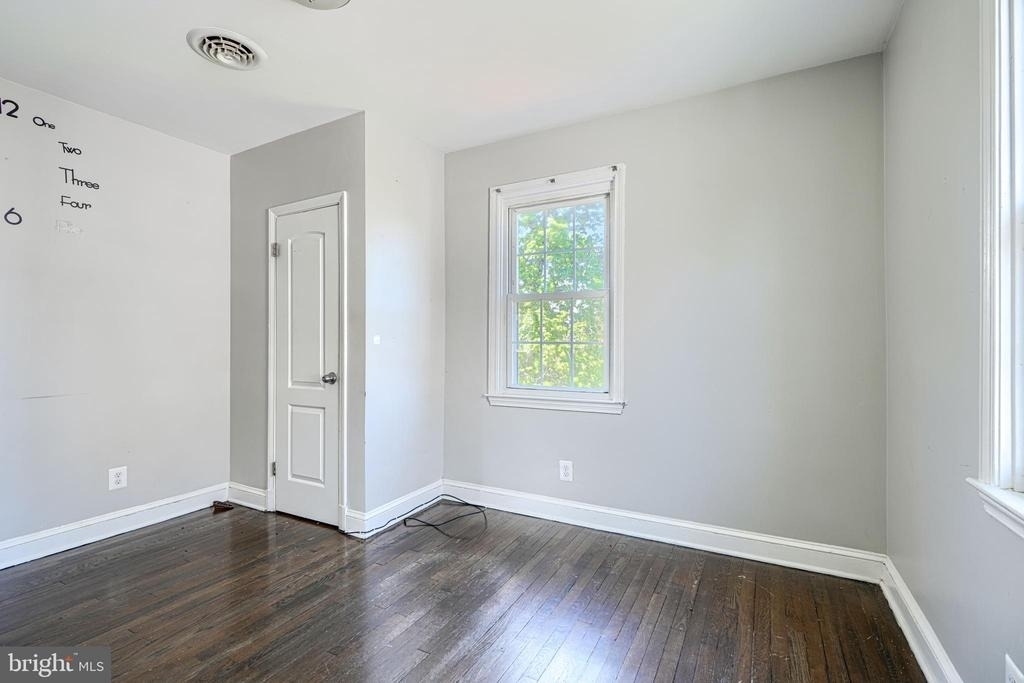 4010 Fernhill Avenue - Photo 6
