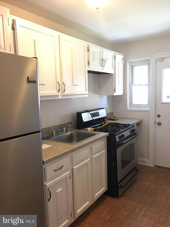 1216 N Augusta Avenue - Photo 3