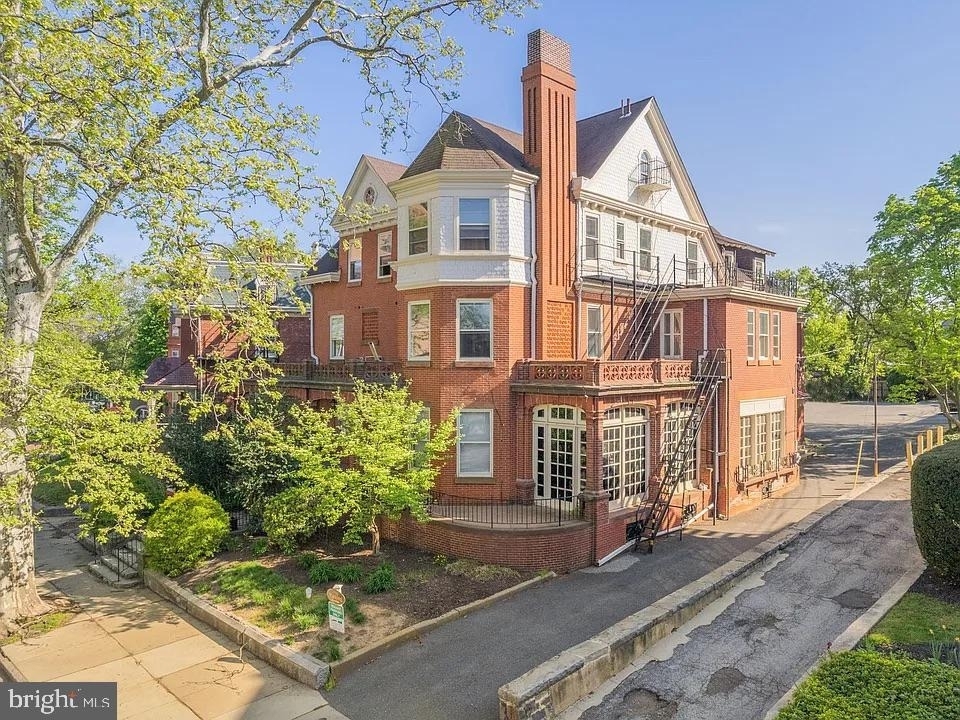 1308 Delaware - Photo 8