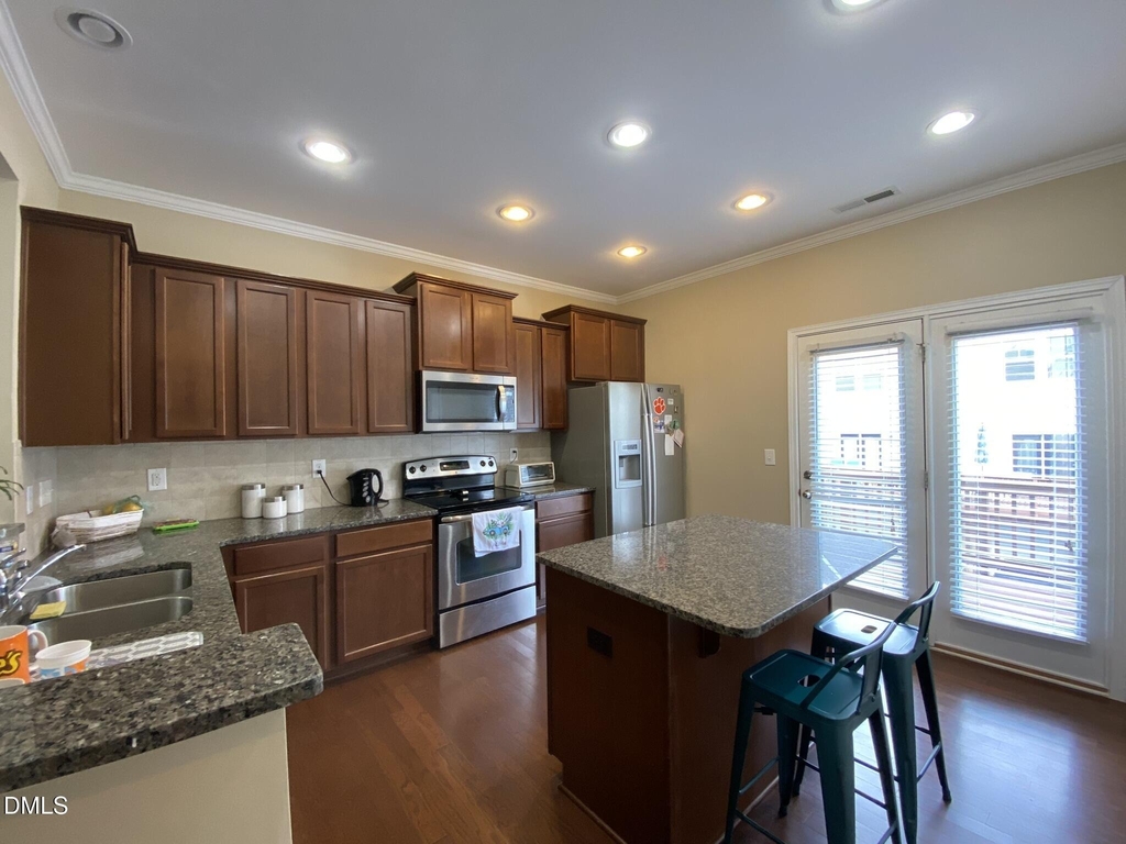246 Michigan Avenue - Photo 6