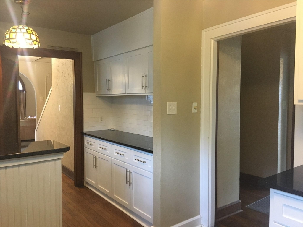 2830 San Gabriel St - Photo 4