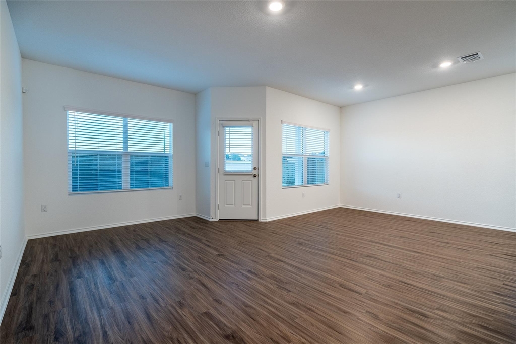 7100 Dancing Wind Ln - Photo 3