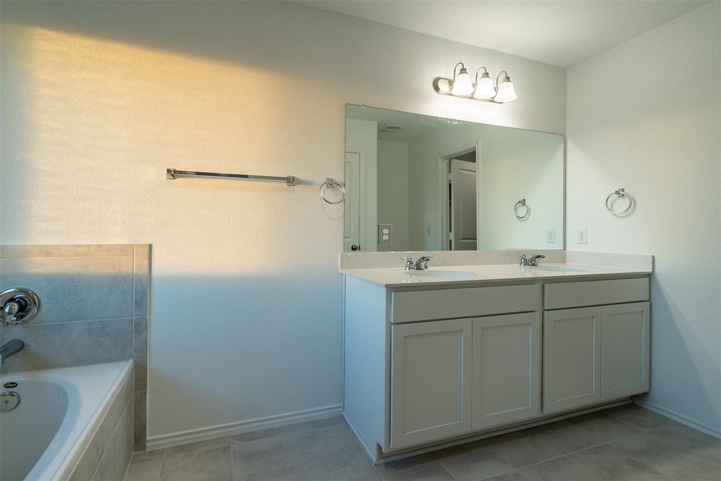 7100 Dancing Wind Ln - Photo 14