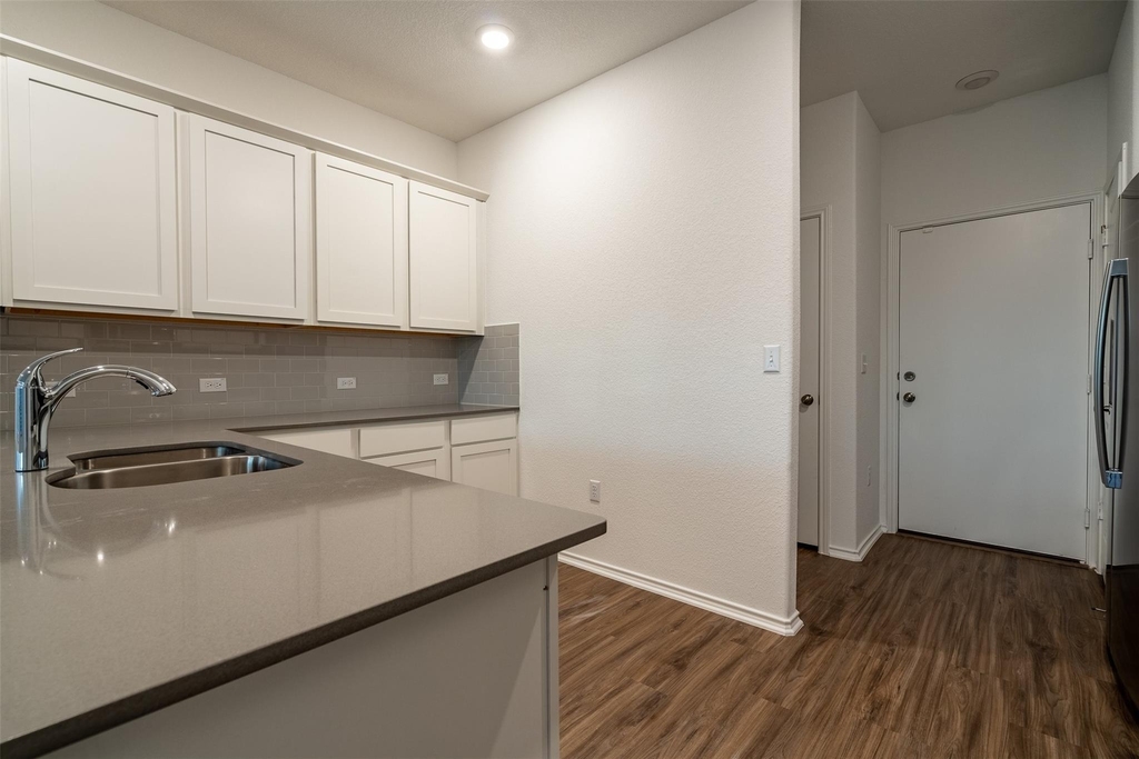 7100 Dancing Wind Ln - Photo 7