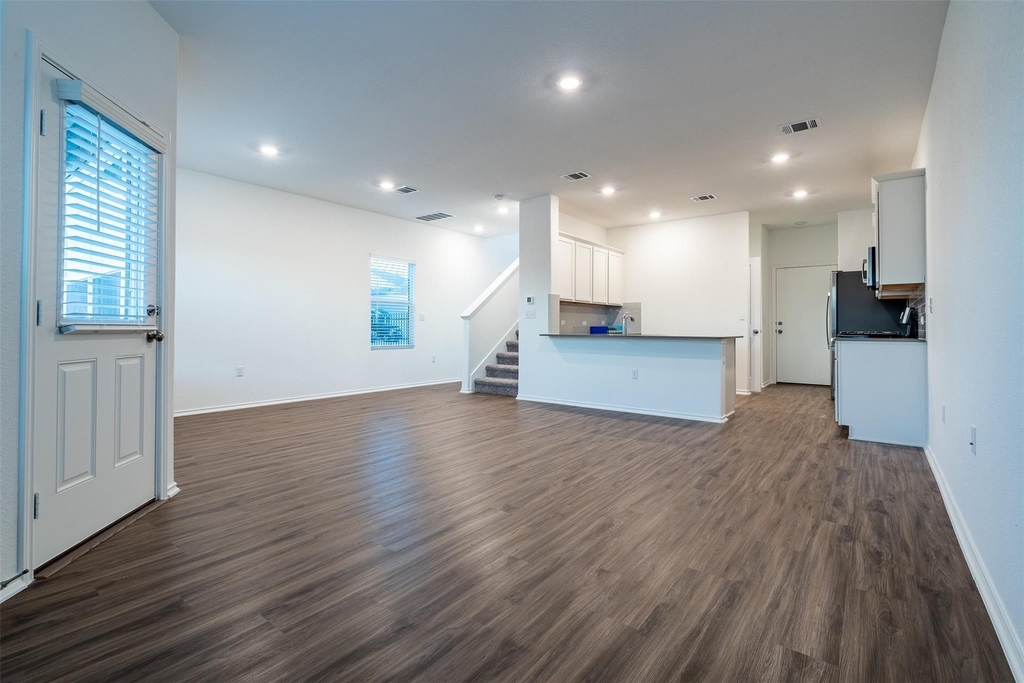 7100 Dancing Wind Ln - Photo 5