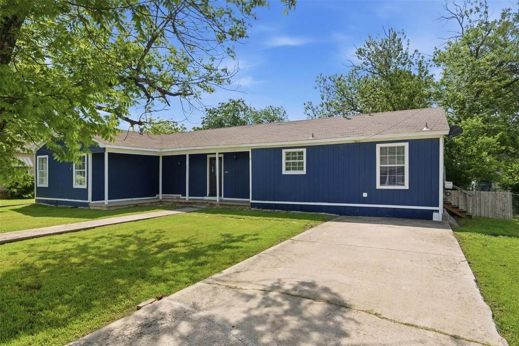 206 Oscar St - Photo 1