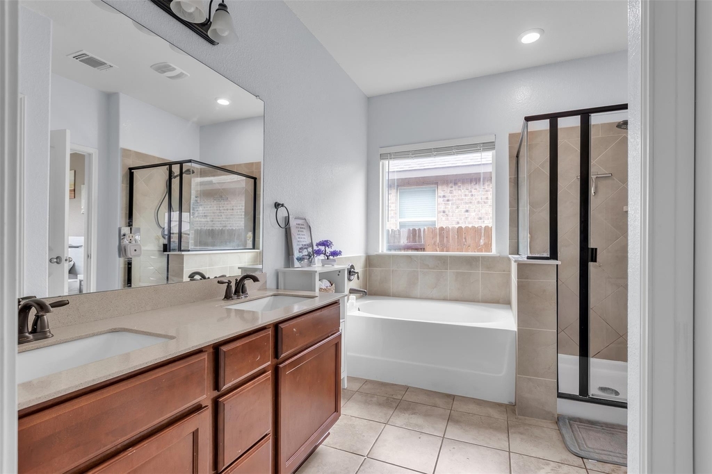128 Kavanaugh St - Photo 9