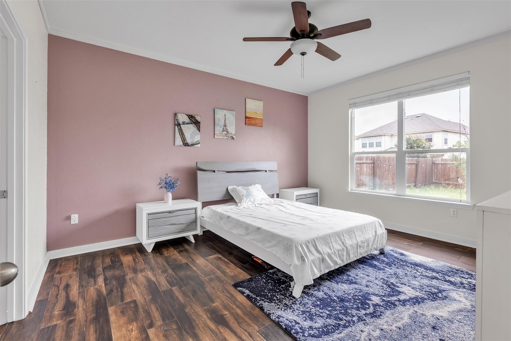 128 Kavanaugh St - Photo 8