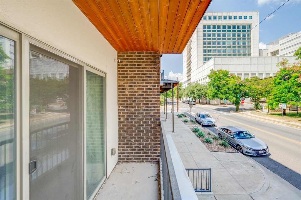 908 Nueces St - Photo 27