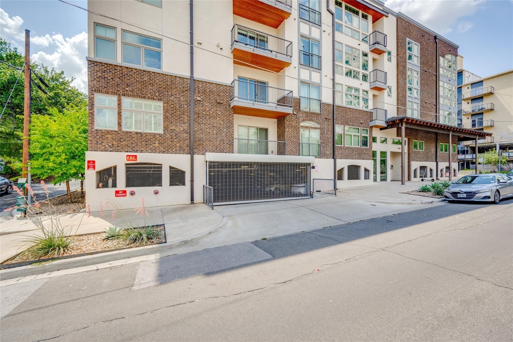 908 Nueces St - Photo 34