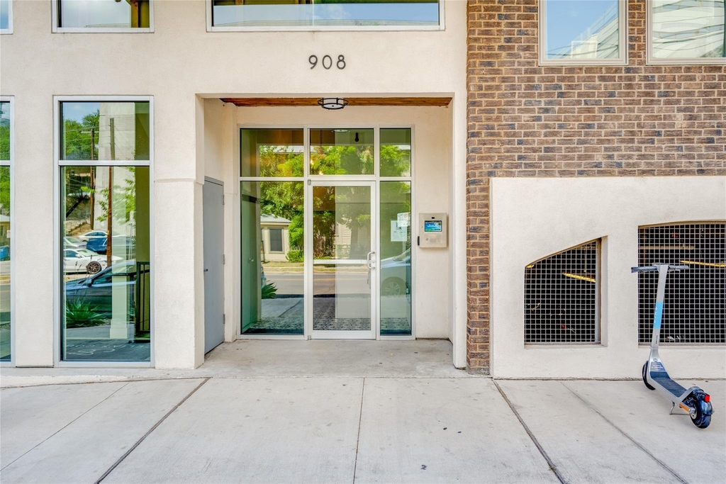 908 Nueces St - Photo 31