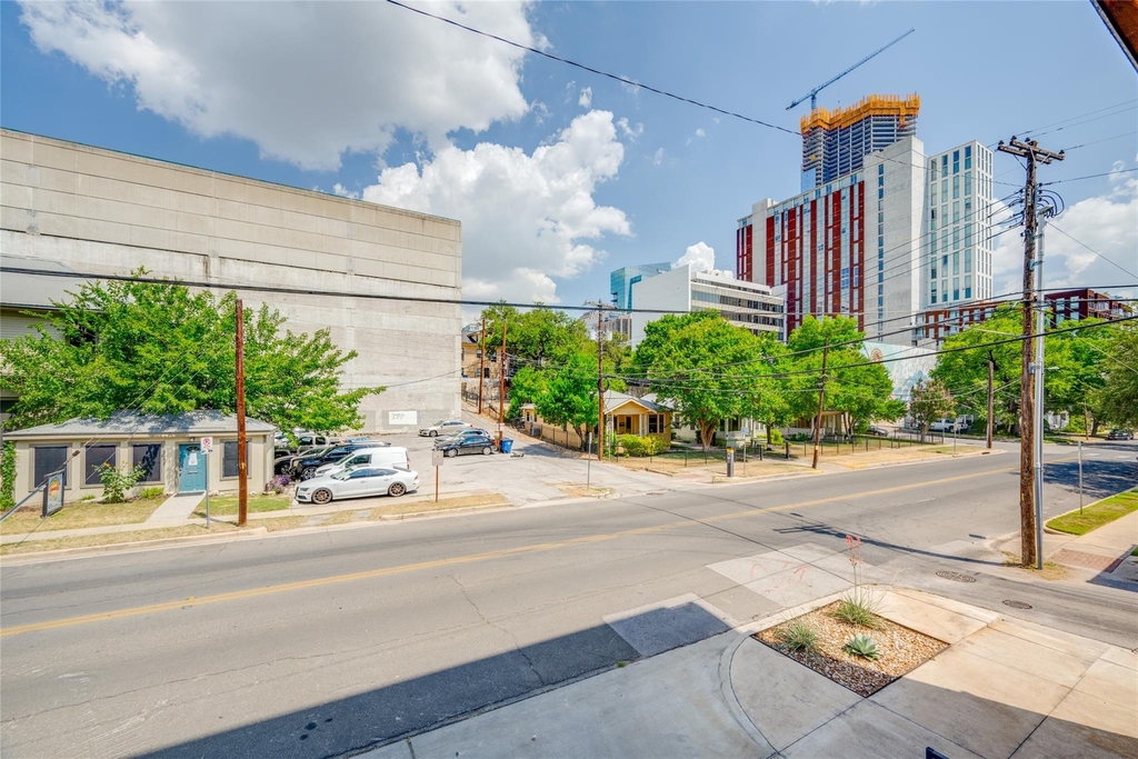 908 Nueces St - Photo 24