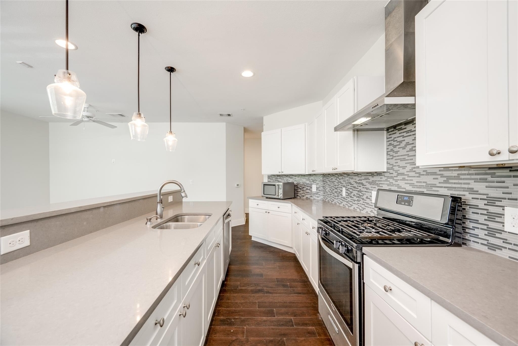 908 Nueces St - Photo 6