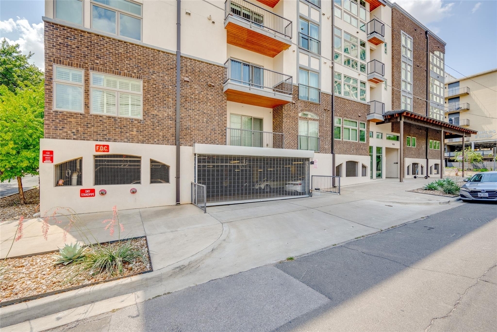 908 Nueces St - Photo 33