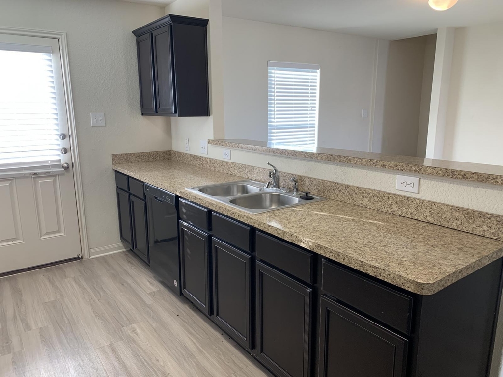 217 Denson Ln - Photo 4