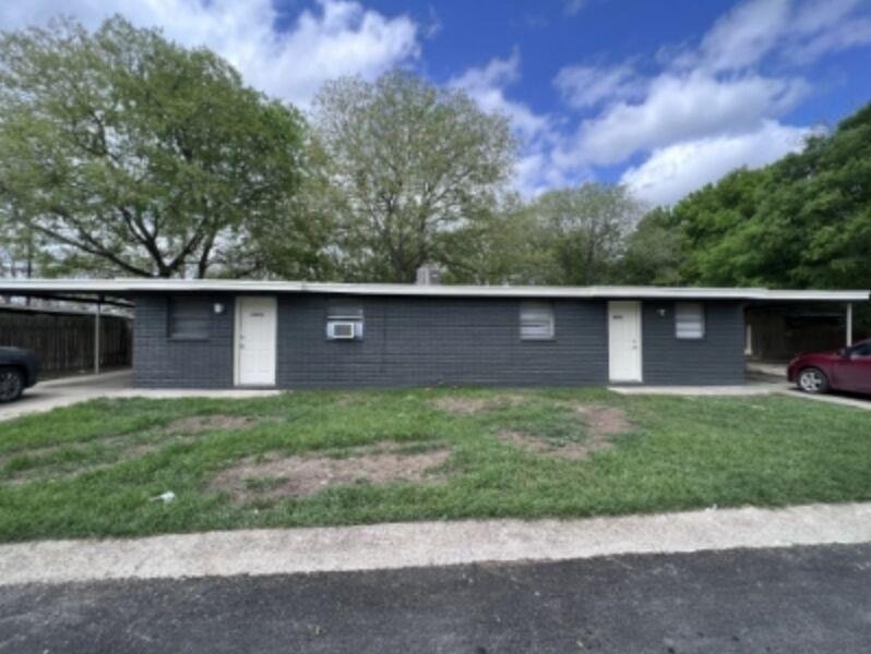 1013 Hackberry St - Photo 8