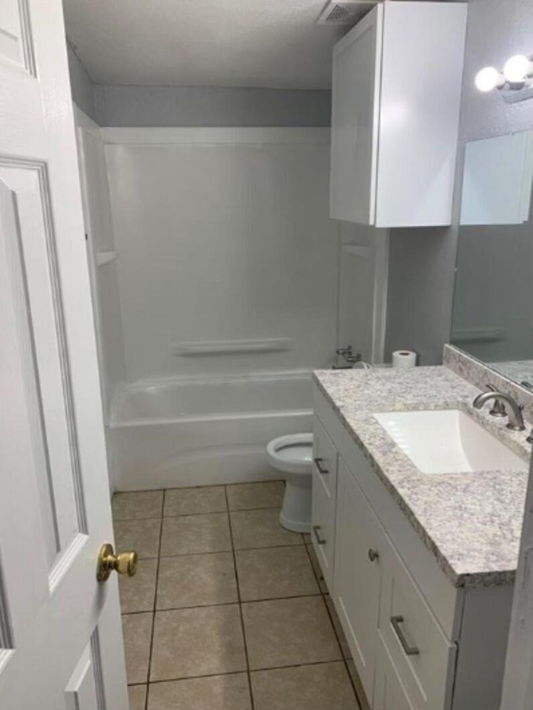 1013 Hackberry St - Photo 6