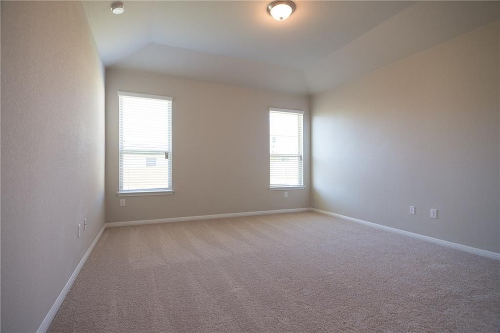 641 Schefer St - Photo 9