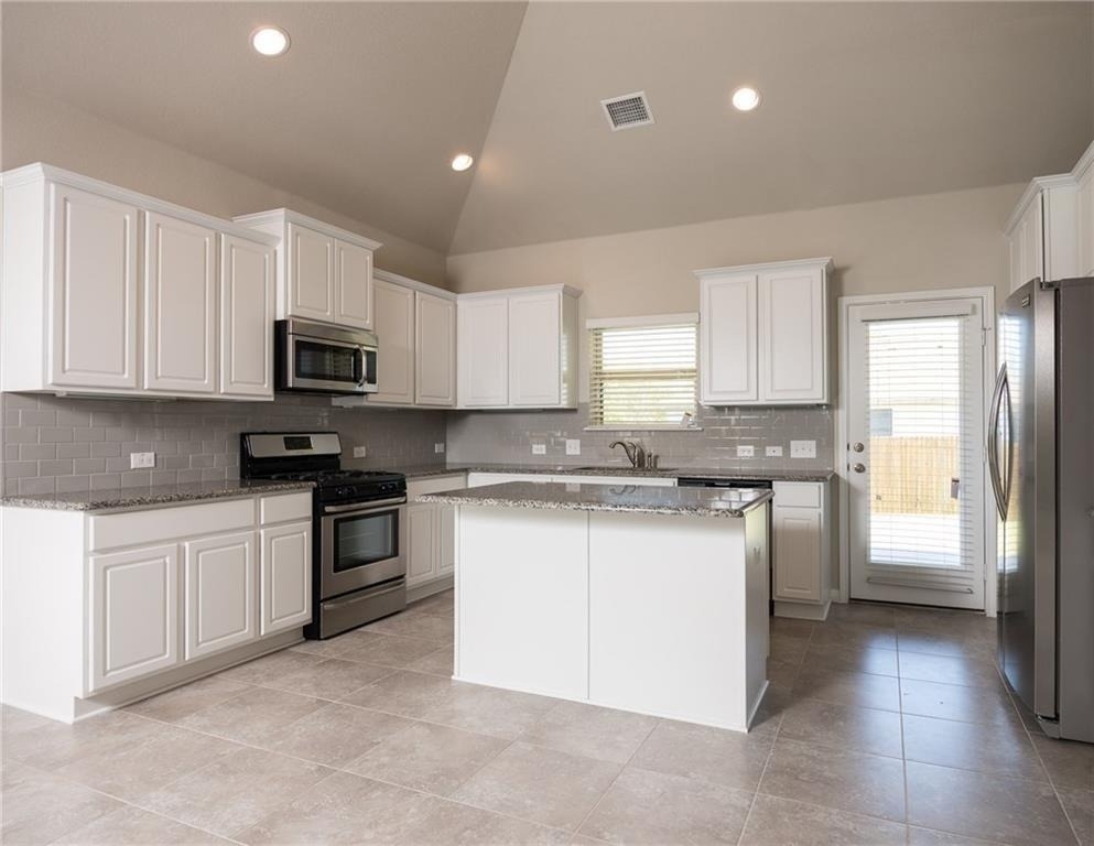 641 Schefer St - Photo 4