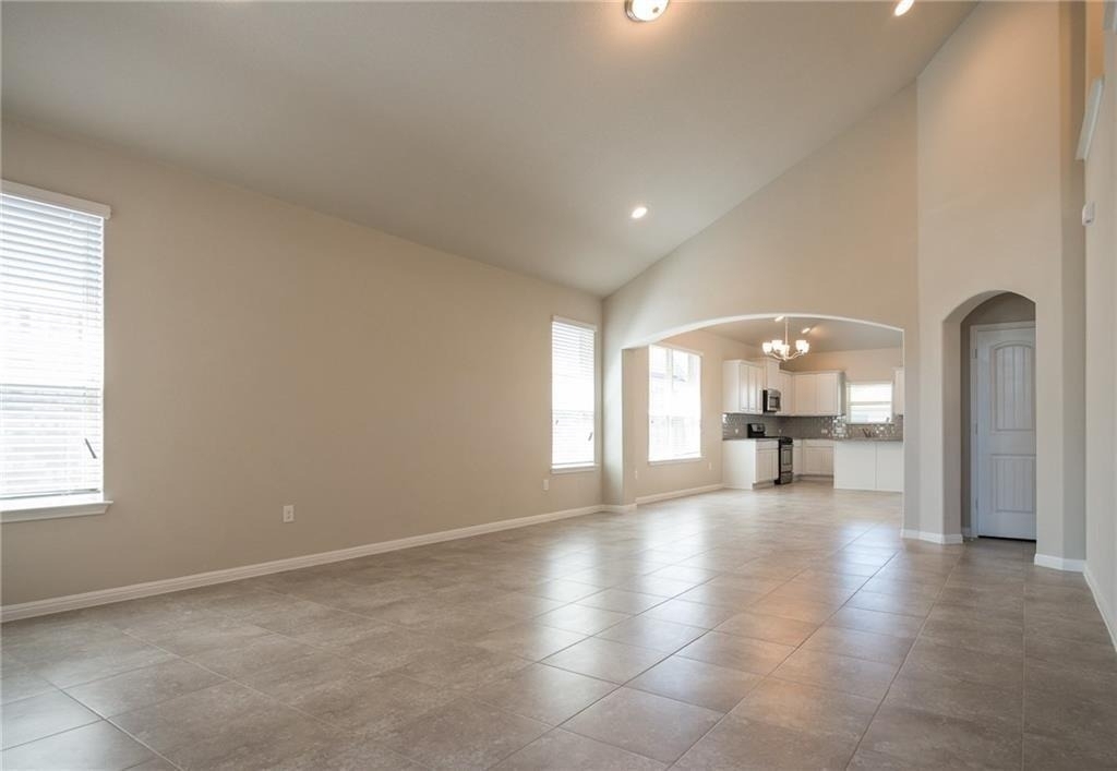 641 Schefer St - Photo 3