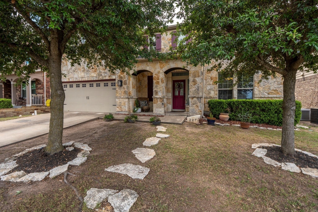 227 Sandstone Trl - Photo 1