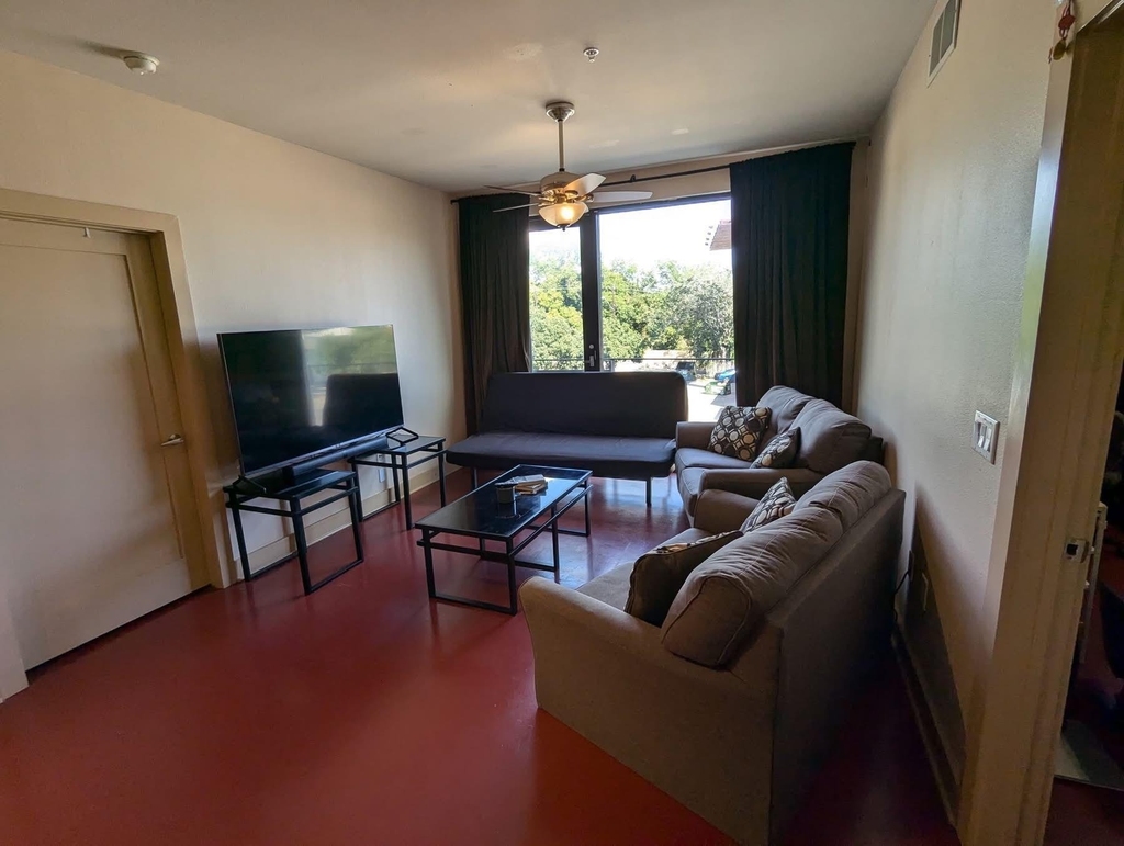3016 Guadalupe St - Photo 4