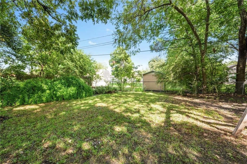 7815 Hardy Dr - Photo 18