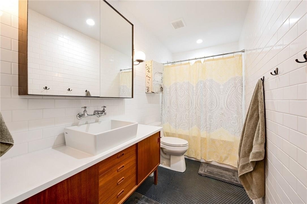 7815 Hardy Dr - Photo 10