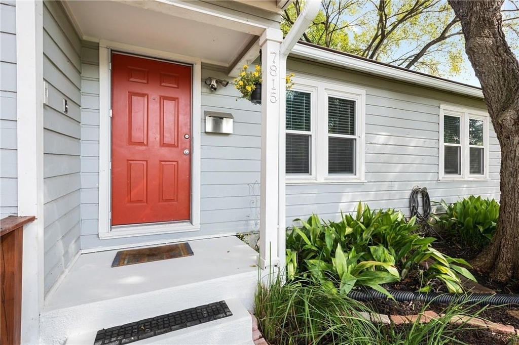 7815 Hardy Dr - Photo 12