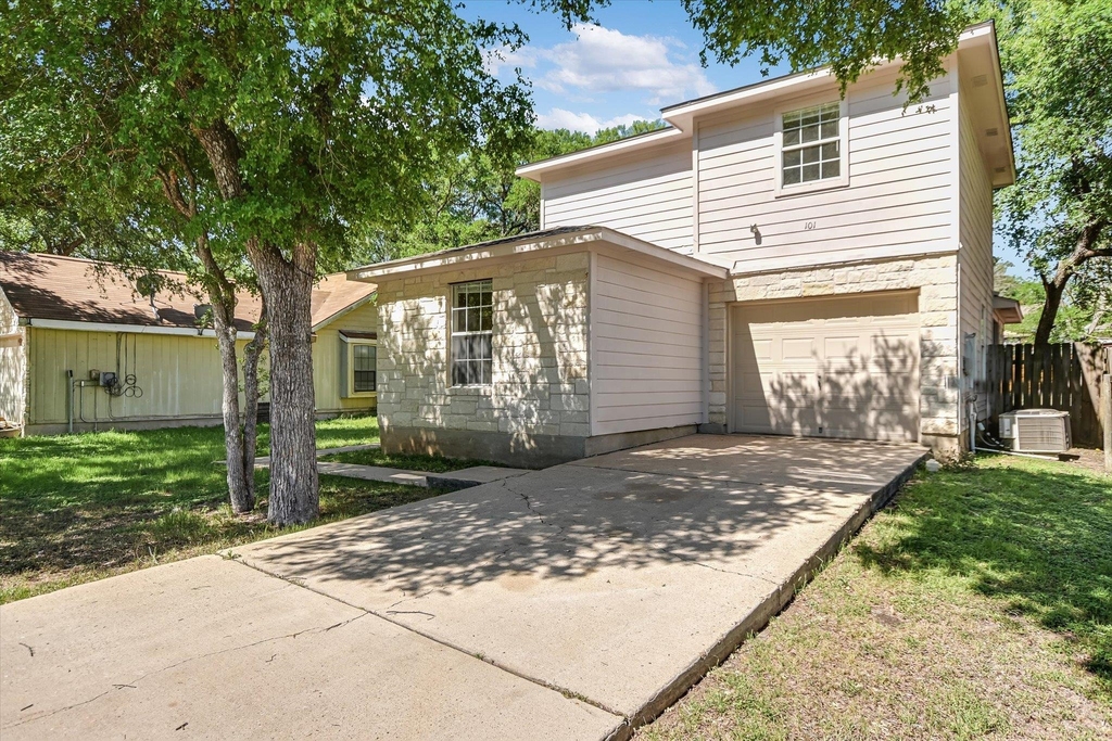 101 S Mockingbird Cir - Photo 0
