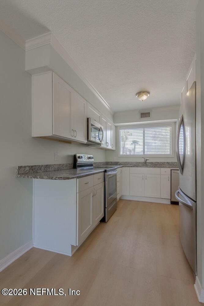 360 14th Avenue S - Photo 10