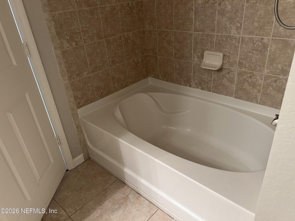 8539 Gate Parkway W - Photo 18