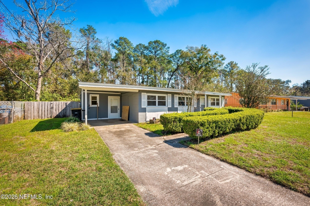 909 Westgate Drive - Photo 0