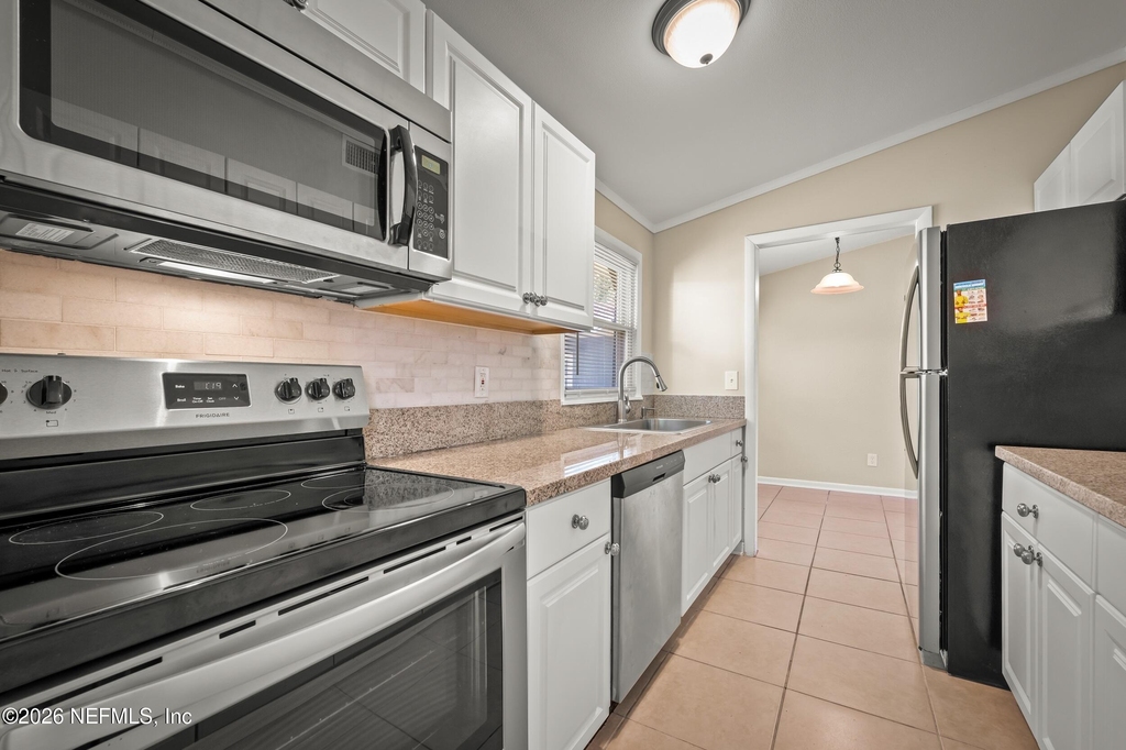 909 Westgate Drive - Photo 11