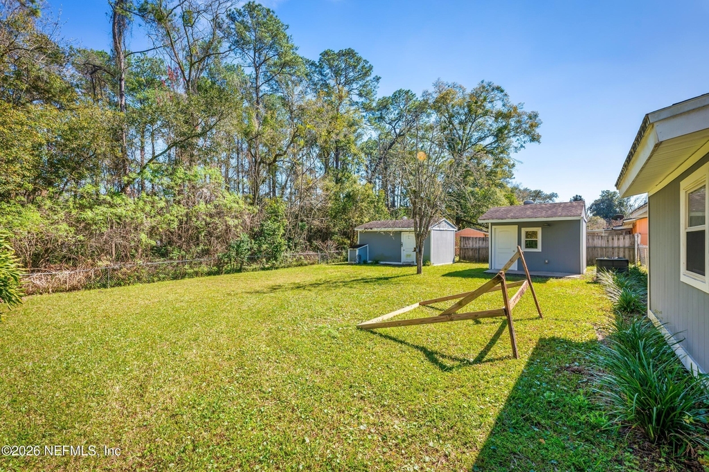 909 Westgate Drive - Photo 3