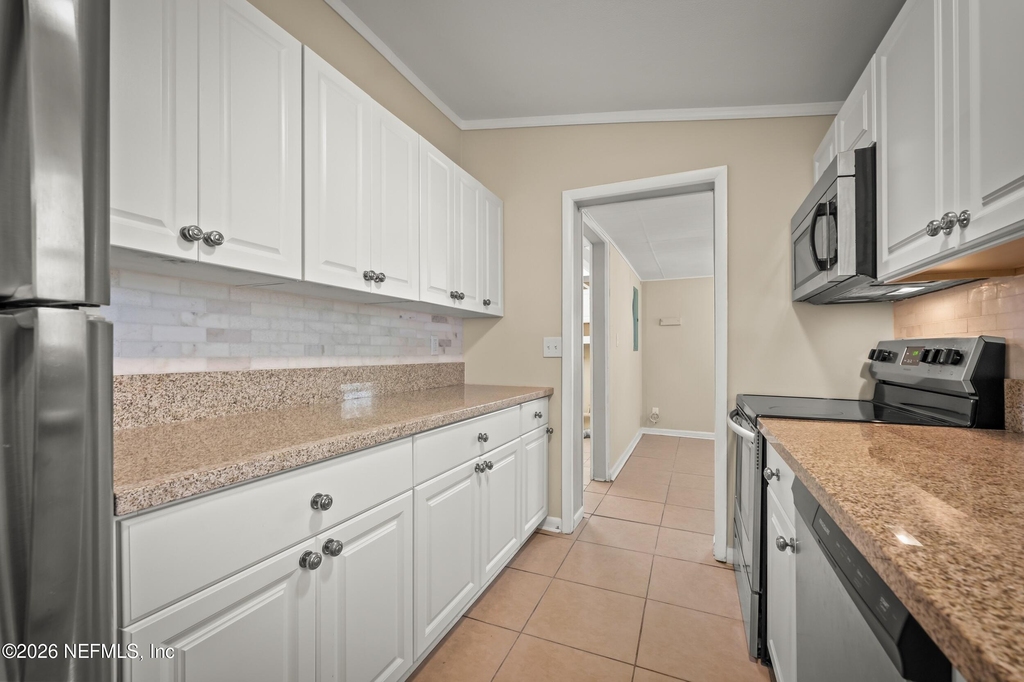 909 Westgate Drive - Photo 10